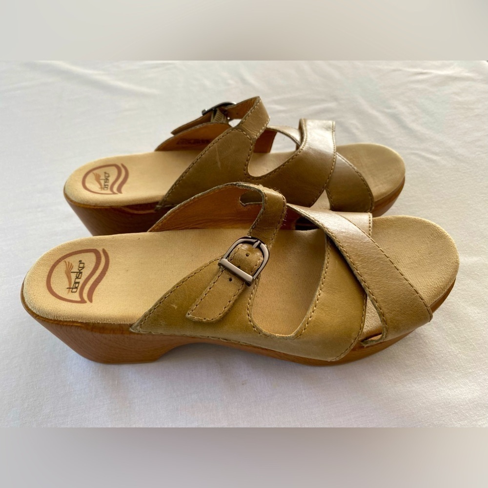 Dansko 10 Sela Comfort Wedge Sandals Beige Leather 9802212200 Womens Size EU 40